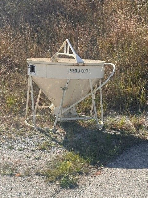 Gar-Bro 410-R R-Series Lightweight Round-Gate Concrete Bucket